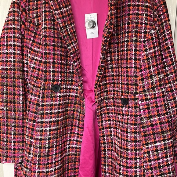 Pink boucel statement coat🧥🥰❣️ - Picture 5 of 6